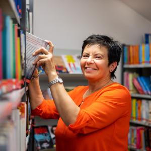 Büchereileiterin Maria Ortner